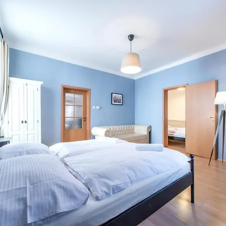 Prague Locals Monastery Apartments מראה חיצוני תמונה