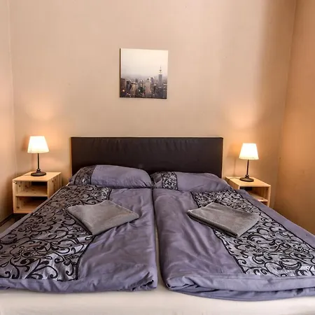Prague Locals Monastery Apartments מראה חיצוני תמונה