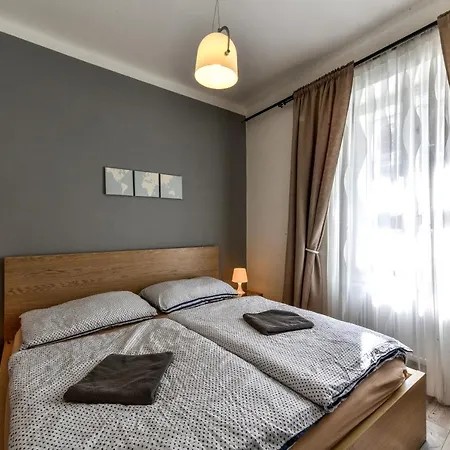 Prague Locals Monastery Apartments מראה חיצוני תמונה