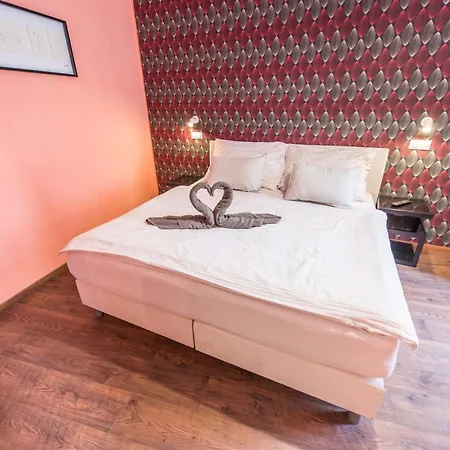 Prague Locals Monastery Apartments מראה חיצוני תמונה