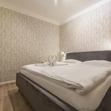 Prague Locals Monastery Apartments מראה חיצוני תמונה