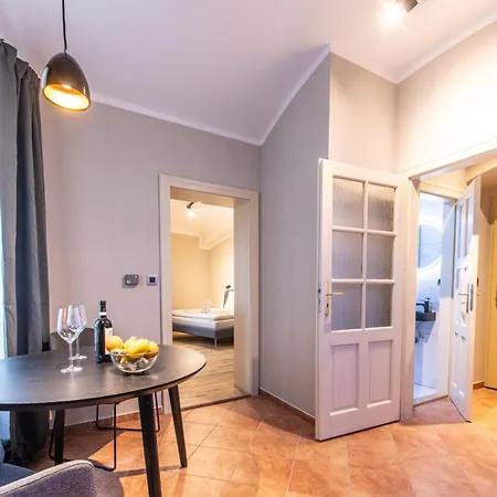 Prague Locals Monastery Apartments מראה חיצוני תמונה