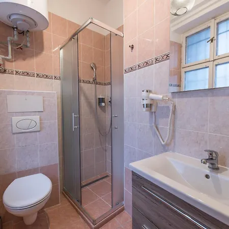 Prague Locals Monastery Apartments מראה חיצוני תמונה