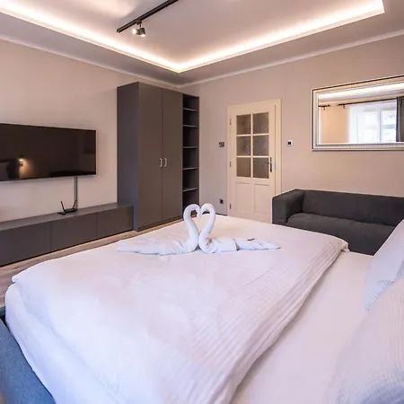 Prague Locals Monastery Apartments מראה חיצוני תמונה