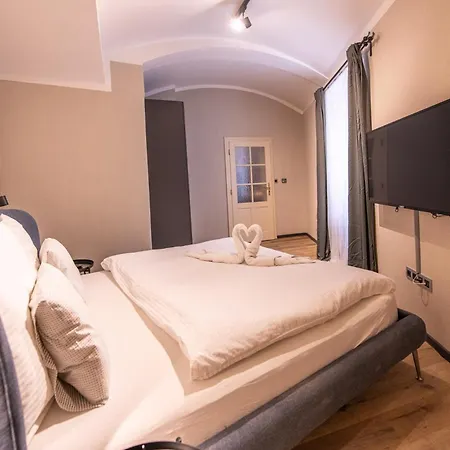Prague Locals Monastery Apartments מראה חיצוני תמונה